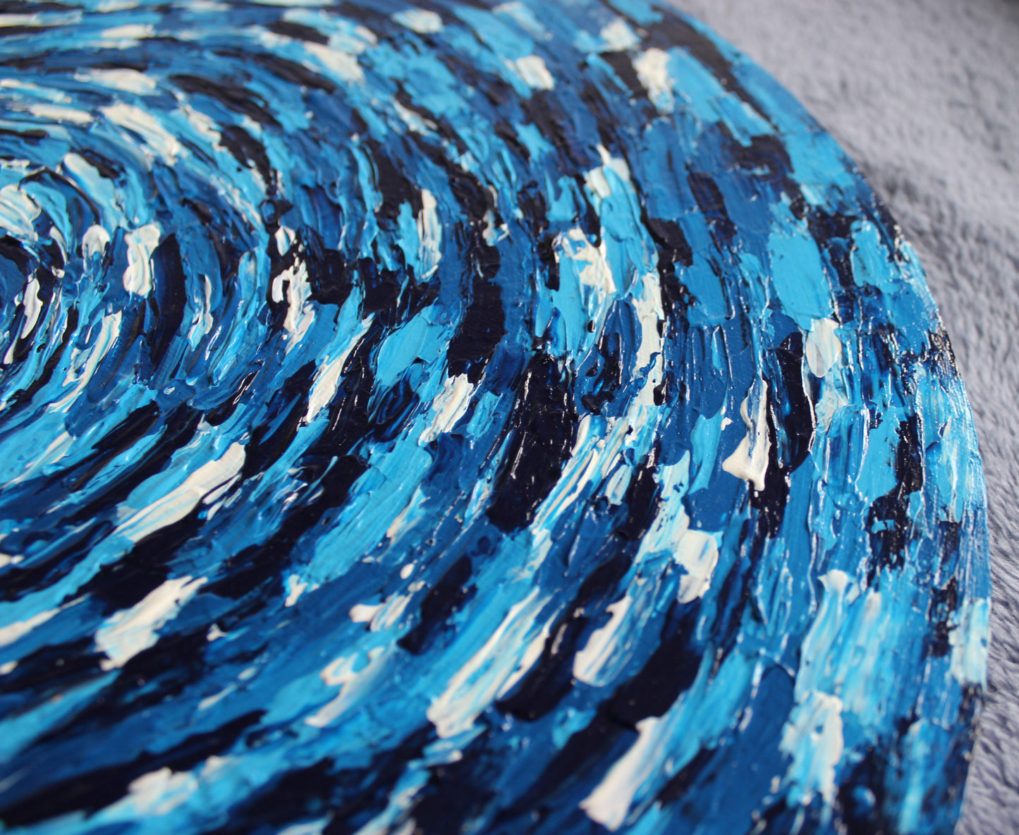 Blue and White Spiral on Circle Canvas 1